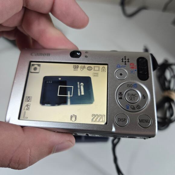 Canon Power Shot SD1100 IS Compact Digital Camera Silver - Picture 10 of 10